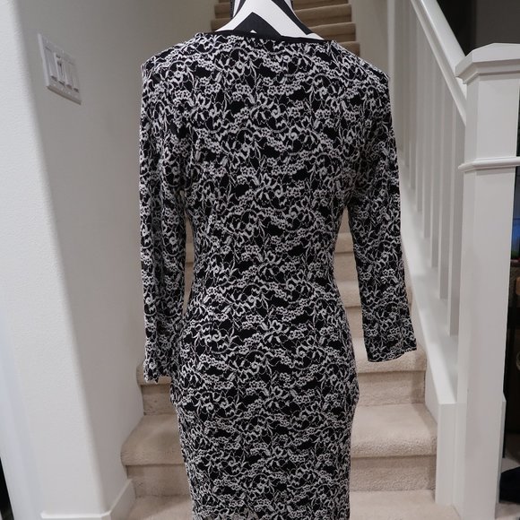 3/4 Sleeve Fitted Dress with Lace overlay - Picture 4 of 6
